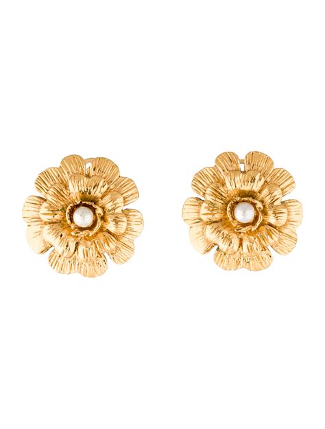 camelia chanel disegno|chanel camelia earrings.